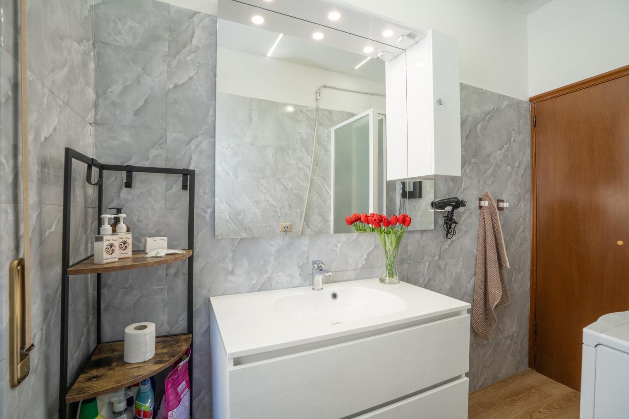 Apartment Casa Con Idromassaggio Metro C Alessandrino - San Giovanni E Trenino Laziali-termini -betti House